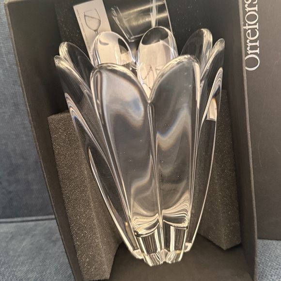 Elegant Clear Mayflower Glass Vase 6.6” new in box - Picture 7 of 11